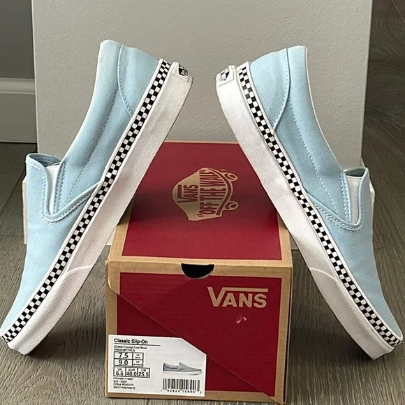 NW Box Vans Classic Slip-On in Cool Blue-Mens 7.5 / Women 9 - Picture 2 of 11